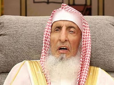  وفاة مفتي السعودية الشيخ عبدالعزيز آل الشيخ عن عمر يناهز الـ81 عاما