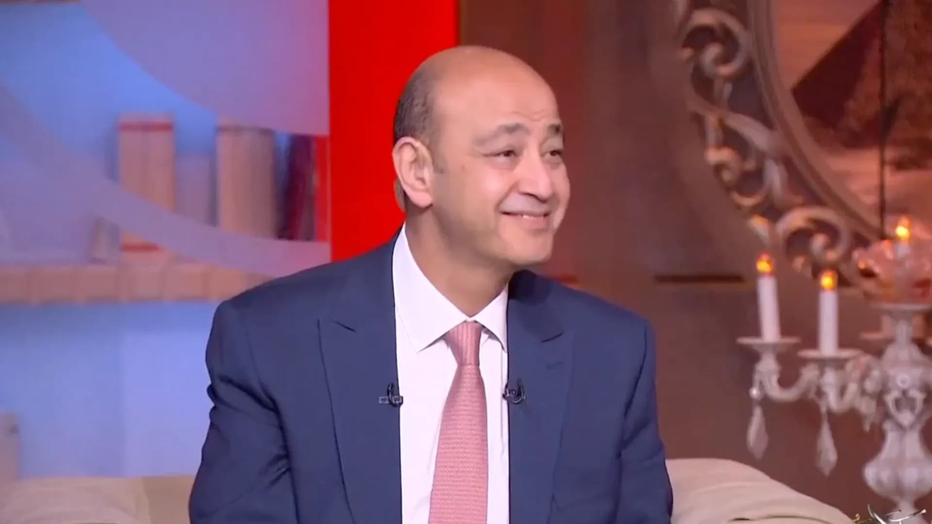 عمرو اديب: "حتى انا نفسي ابقى خطيبة احمد عز".. فيديو