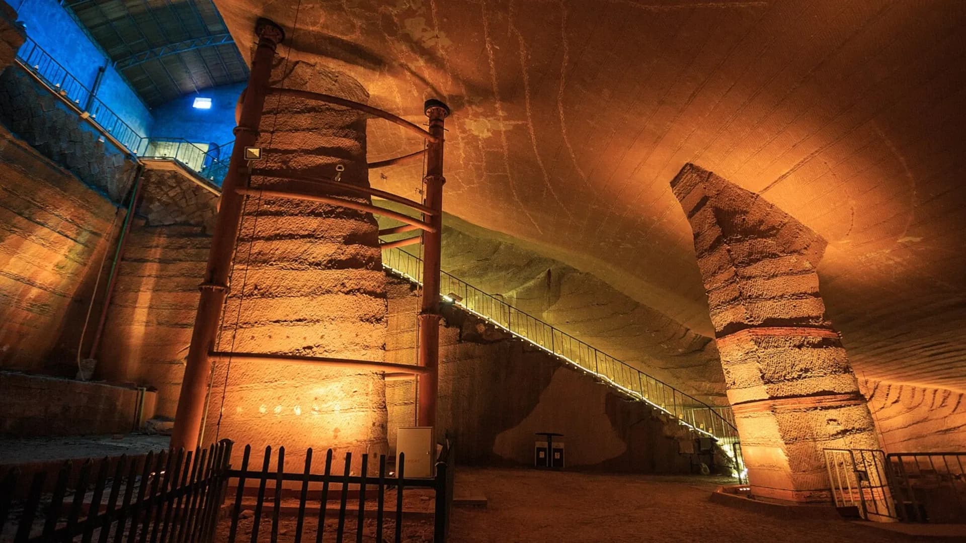 كهوف لونغيو في الصين: لغز الحضارة المفقودة دون أثر