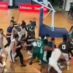 مباراة كرة سلة تتحول الى حلبة مصارعة في السعودية.. فيديو