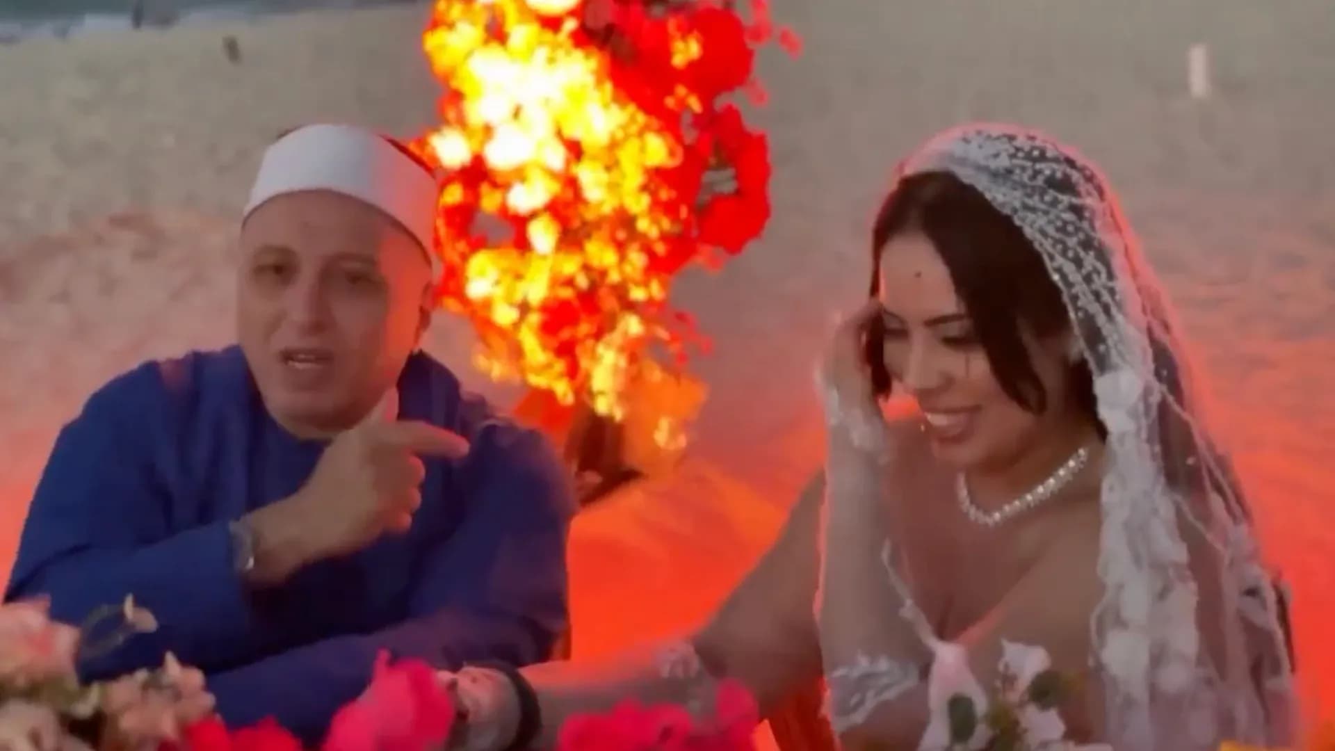 "المأذون الفرفوش".. فيديو لاغرب عقد قران في مصر!