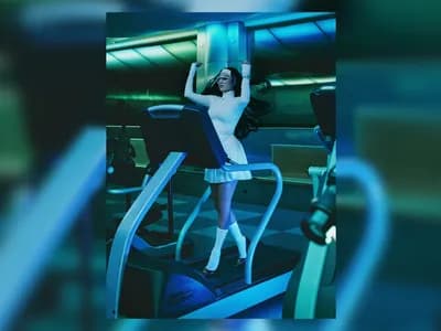 هيفاء وهبي تخطف الانظار بفستان قصير وكعب عال على التريدميل!.. فيديو