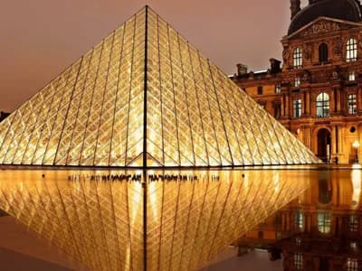 سرقة مجوهرات من متحف اللوفر في عملية استغرقت سبع دقائق فقط وفي وضح النهار