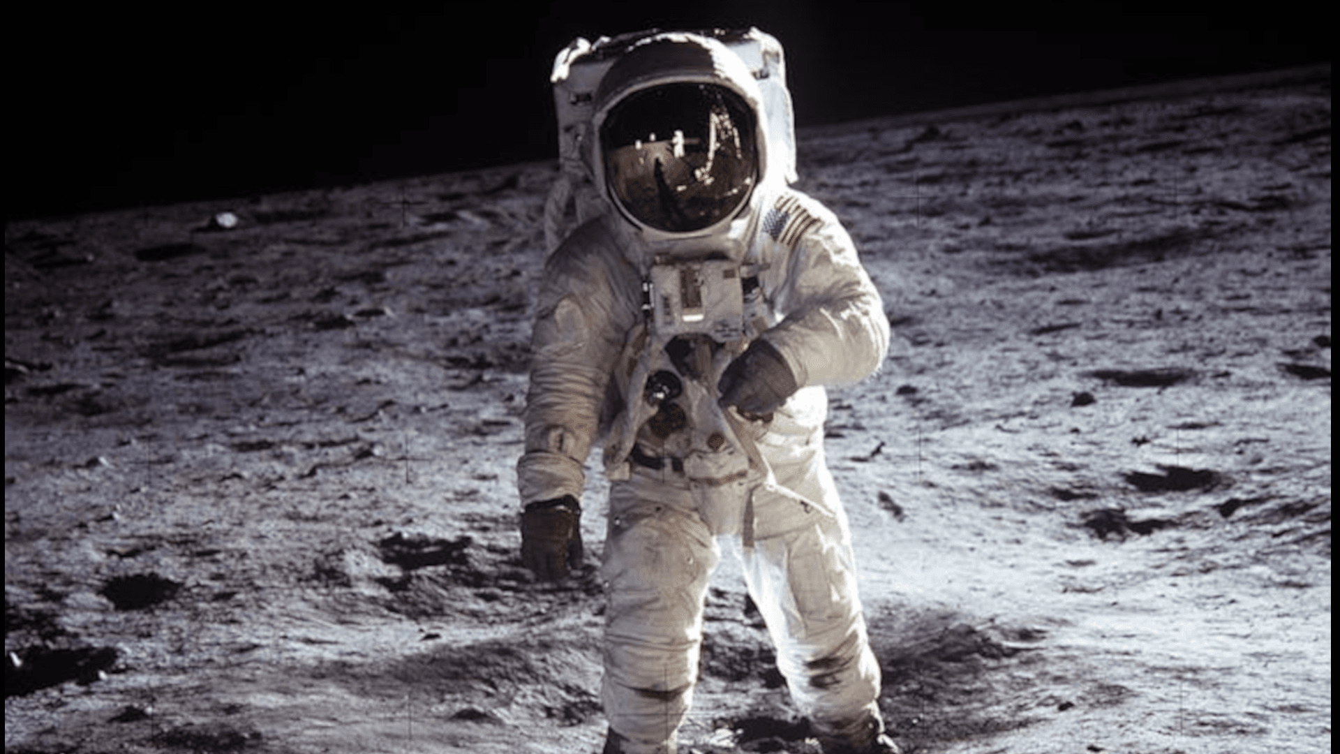 الهبوط على القمر