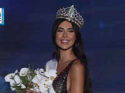 تتويج بيرلا حرب ملكة جمال لبنان 2025