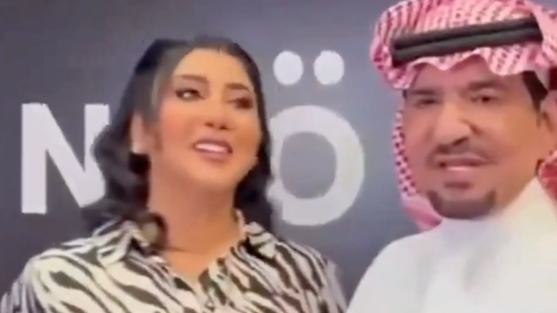 عبدالله السدحان مع زوجته