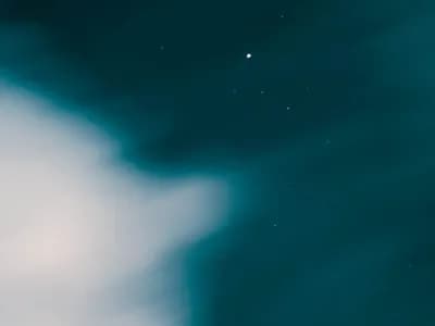 كشف علمي مثير.. أجسام مجهولة راقبت التجارب النووية من الفضاء